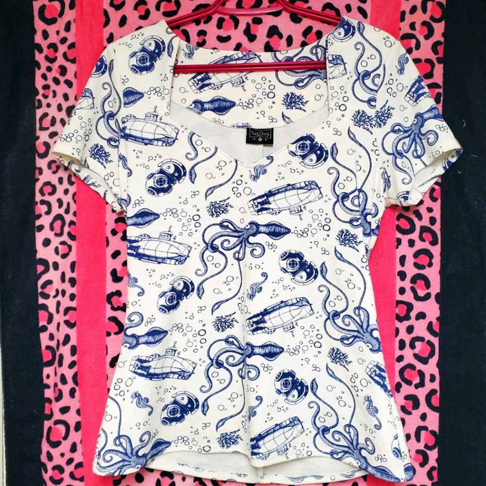 🦑Rock Steady Pin-Up Top🐟